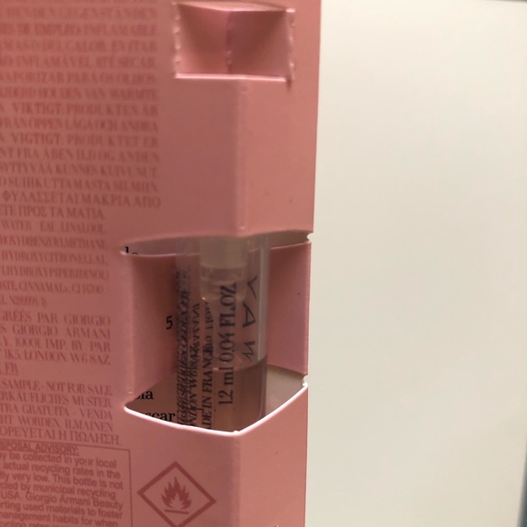 Giorgio Armani Small Box 🌸Beauty Gift with Purchase🌸NWOT - Picture 4 of 11